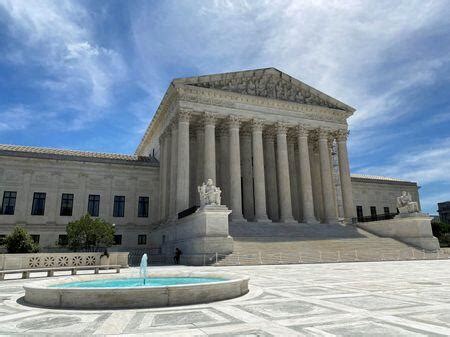 US Supreme Court divisions expected to be exposed as final .